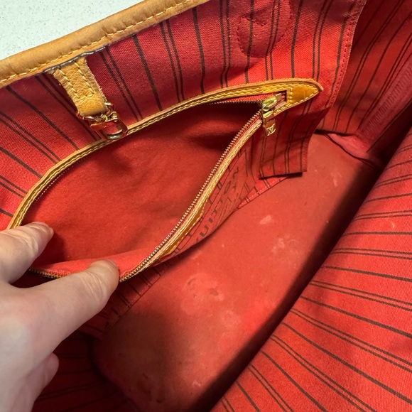 Louis Vuitton Neverfull MM Monogram Red Interior! - Picture 10 of 15